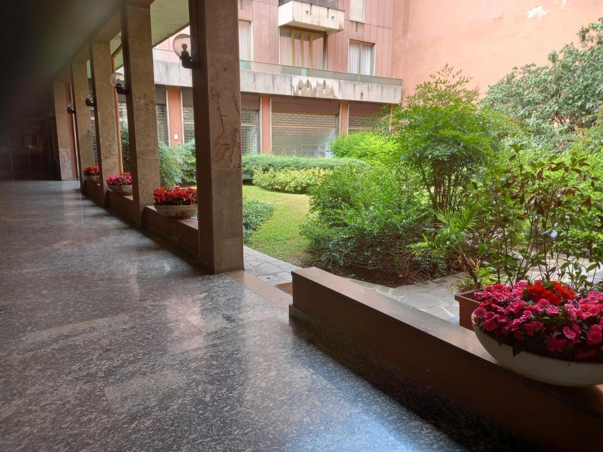  Aparthotel Milan Exterior photo